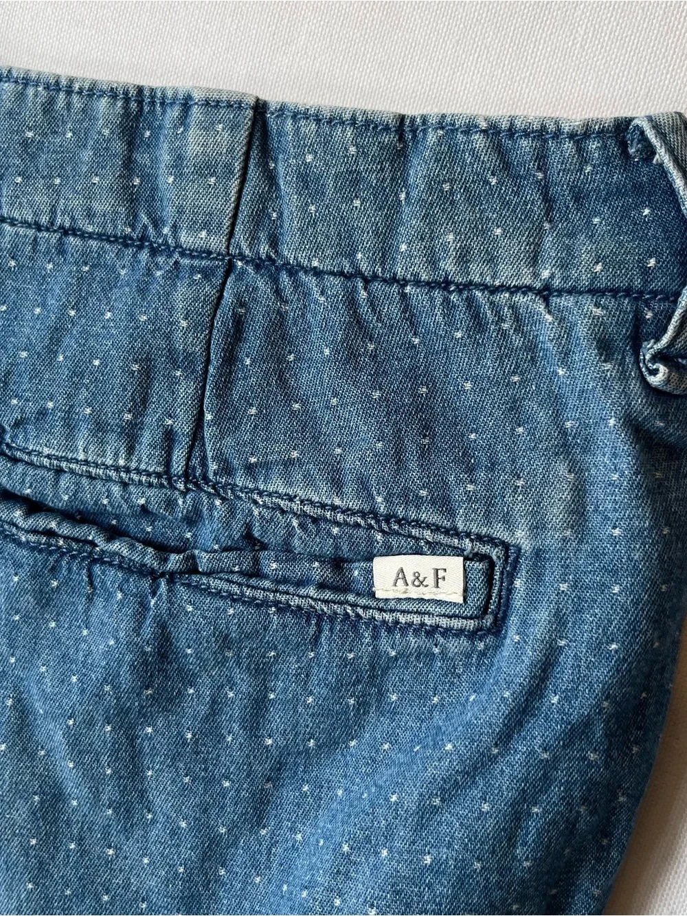 Abercrombie & Fitch Y2K chino shorts 32 Light blue polka dot 7